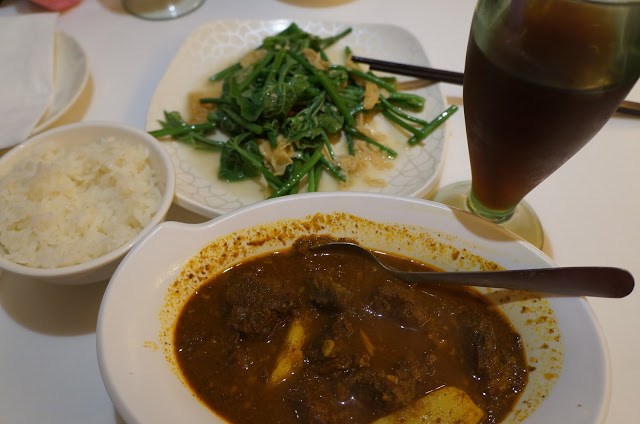 ShiDa Night Market Thai style food