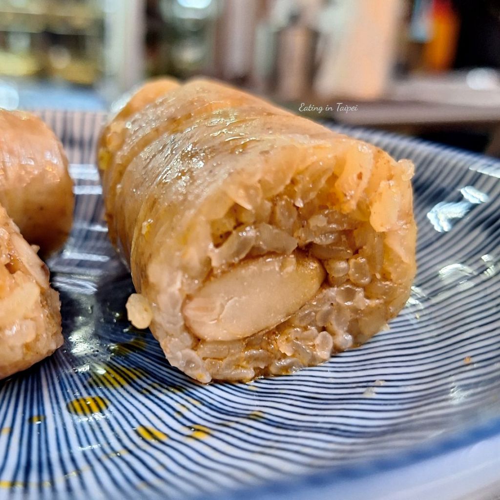 Shilin night market Sticky Rice Sausage 4
